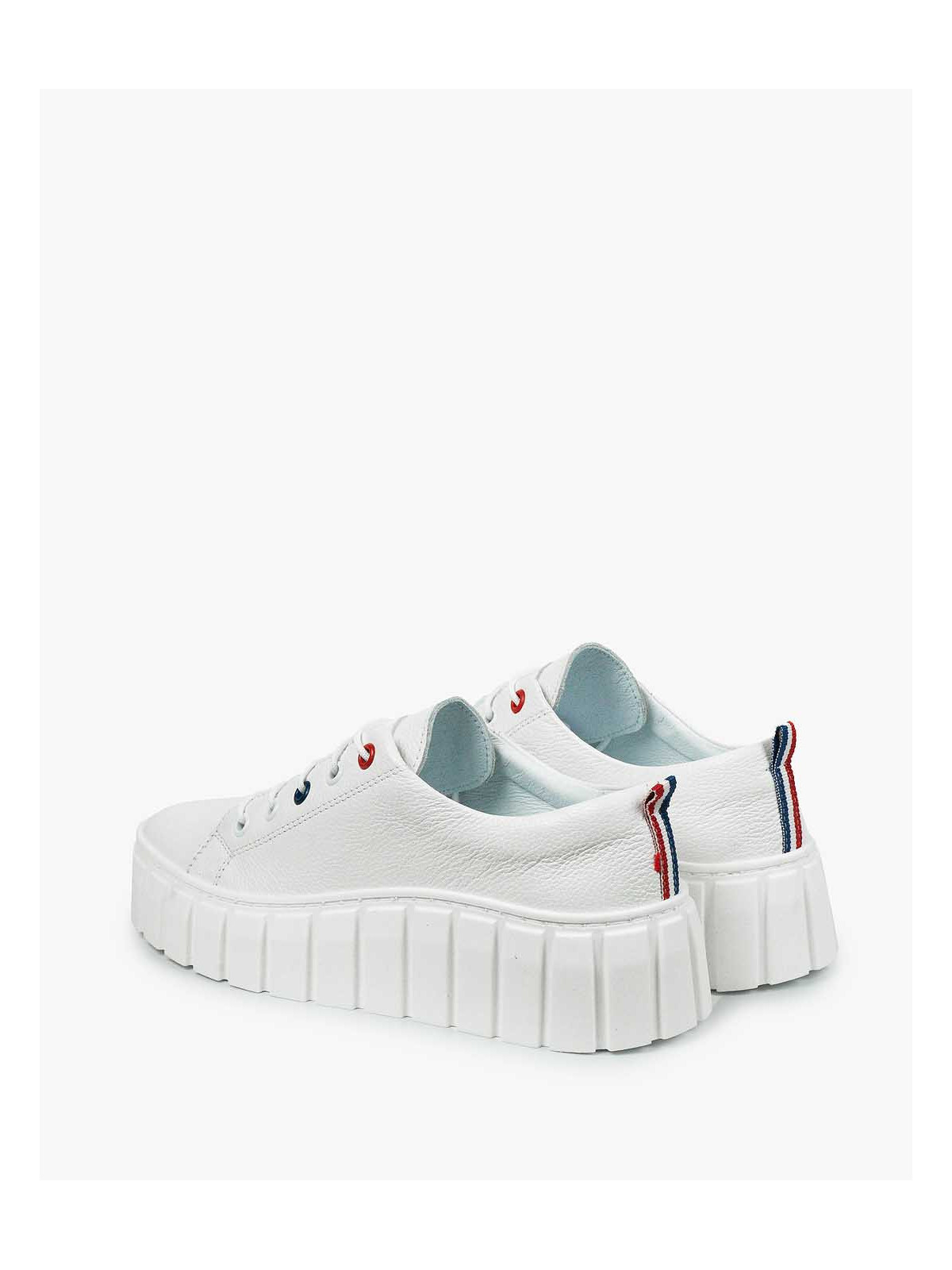 Białe trampki damskie skórzane