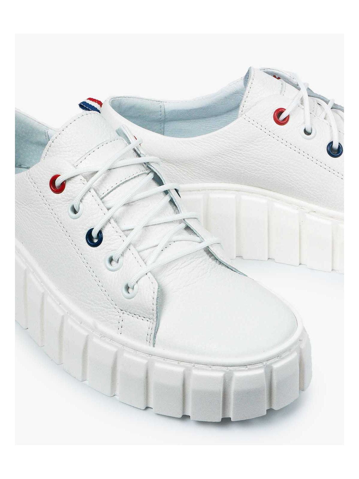 Białe trampki damskie skórzane