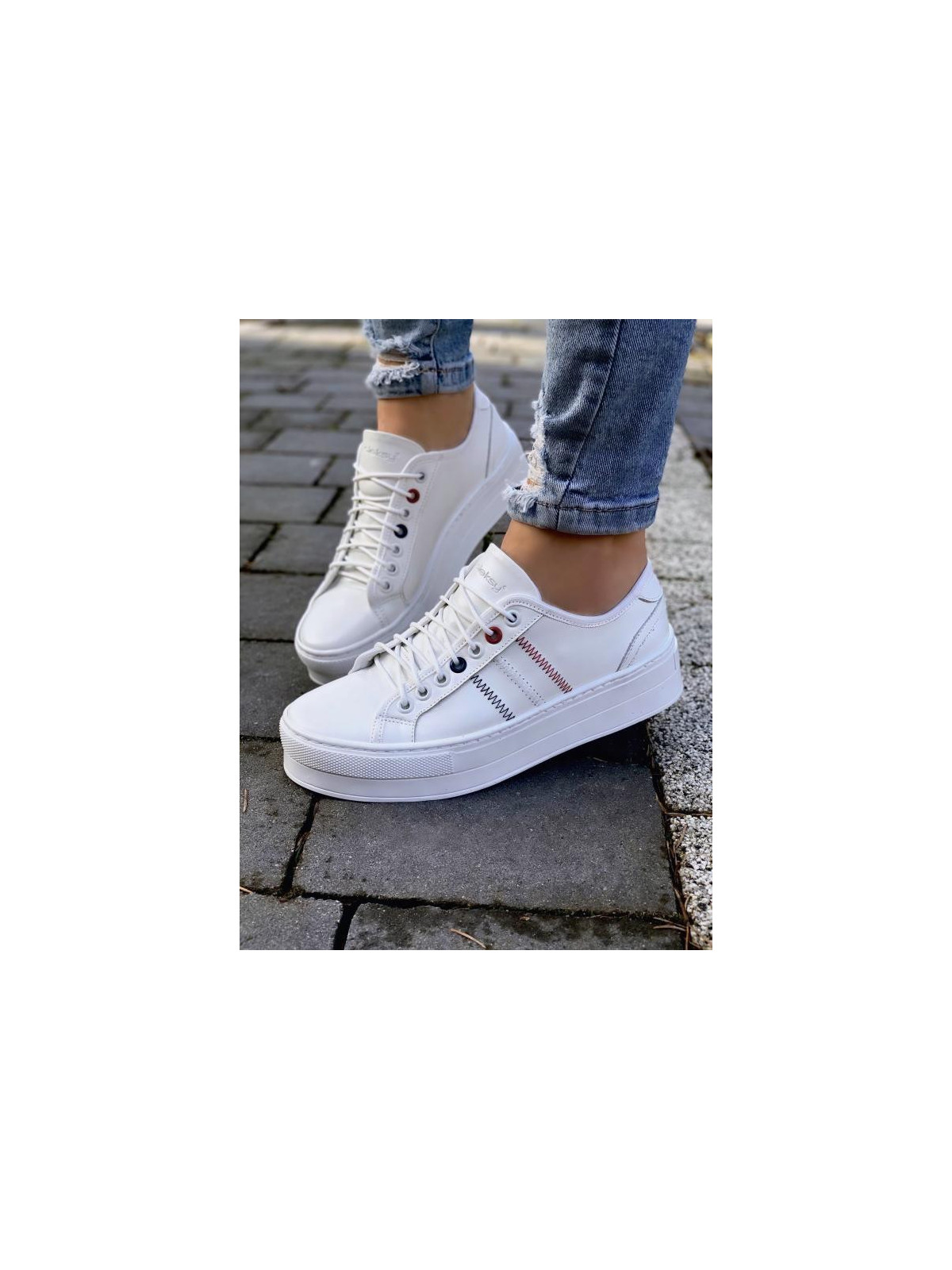 Białe trampki damskie skórzane