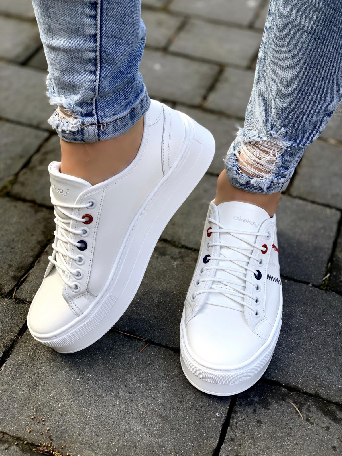 Białe trampki damskie skórzane