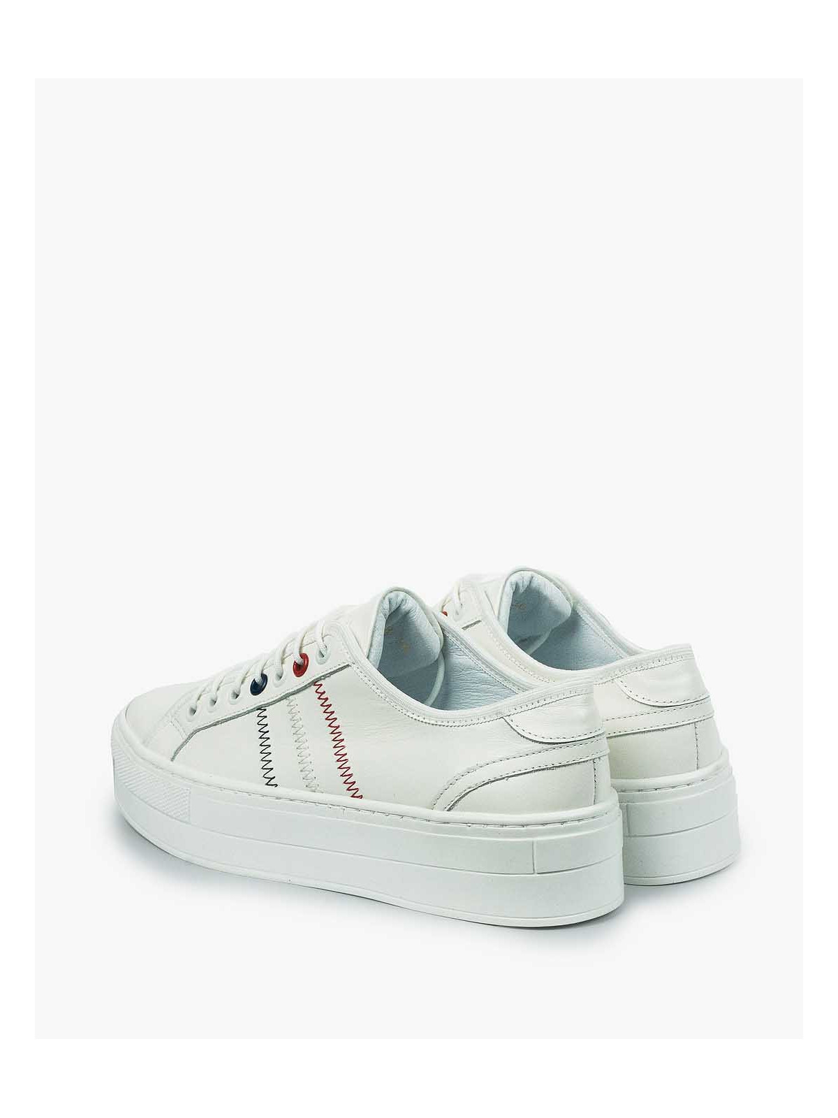 Białe trampki damskie skórzane