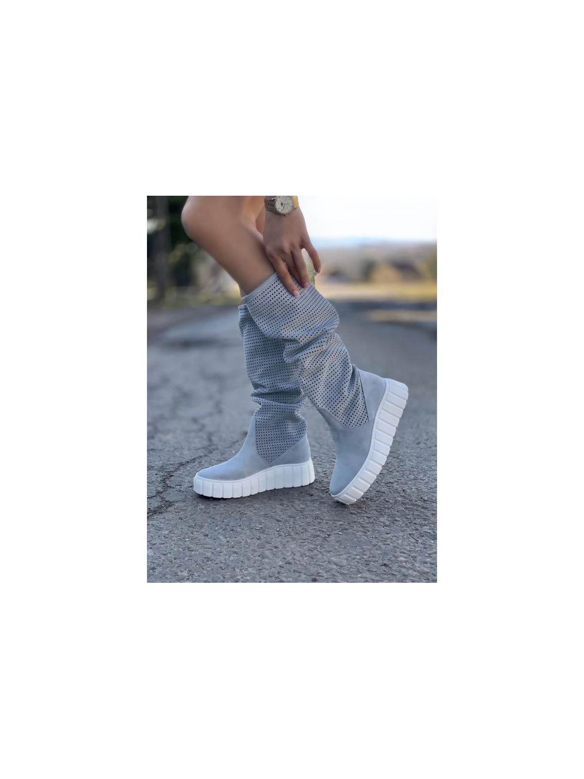 Niebieskie kozaki damskie skórzane