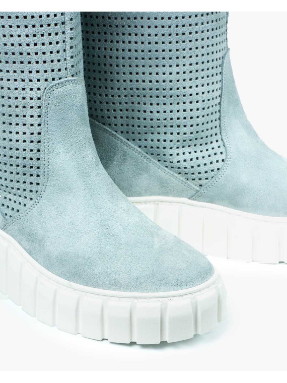 Niebieskie kozaki damskie skórzane