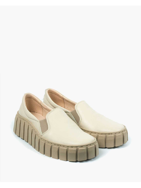 Beżowe półbuty damskie skórzane