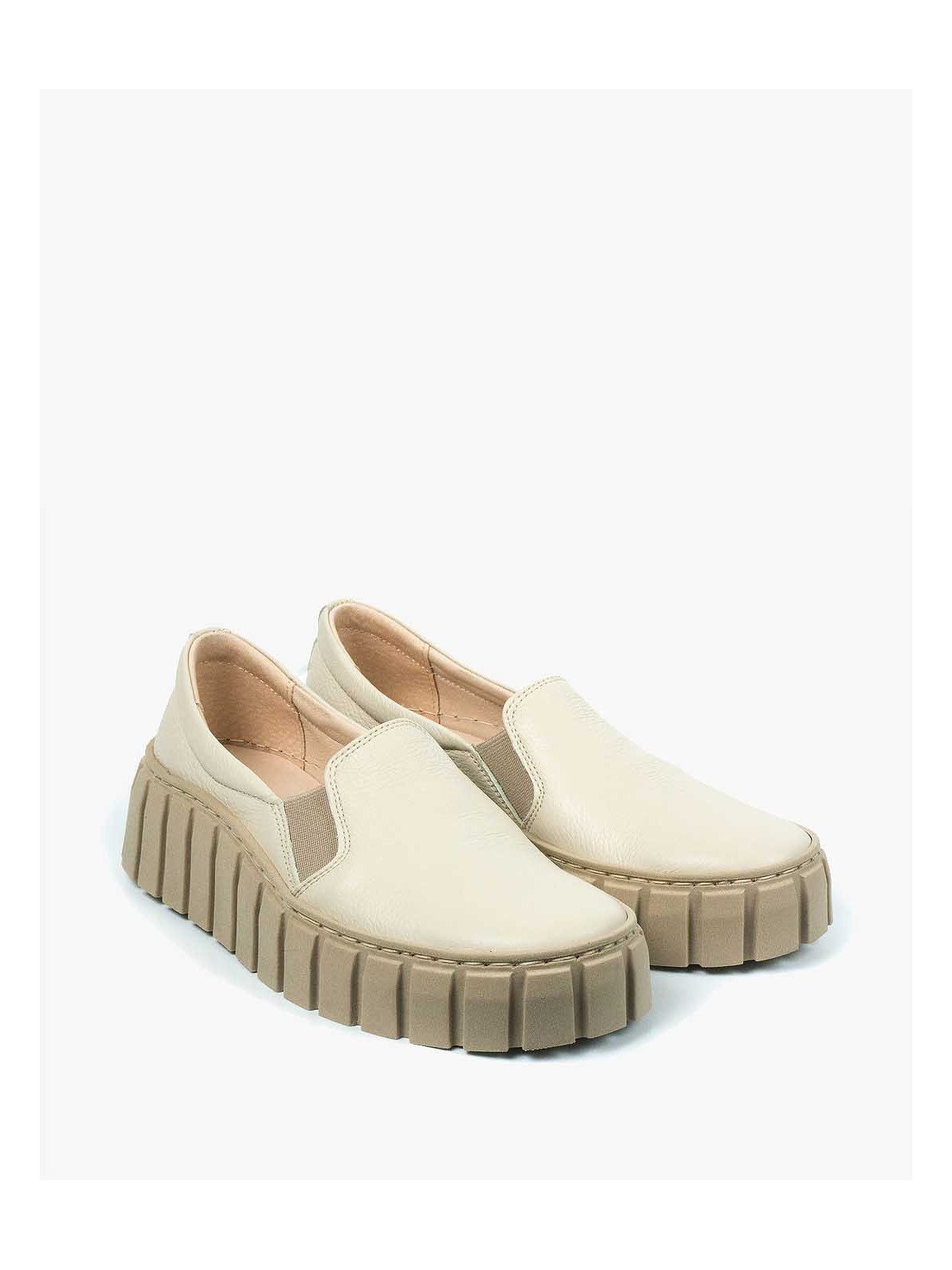 Beżowe półbuty damskie skórzane