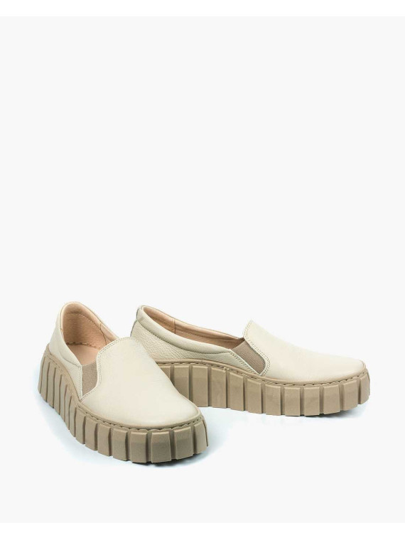 Beżowe półbuty damskie skórzane