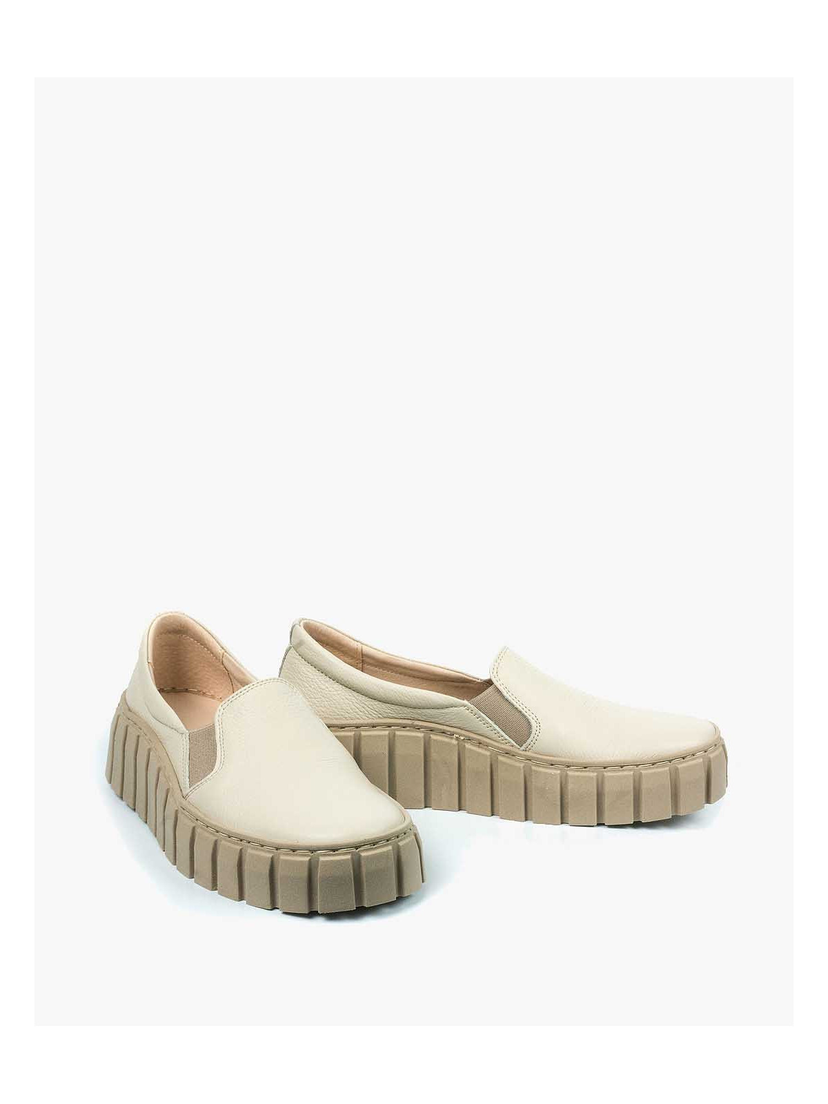 Beżowe półbuty damskie skórzane