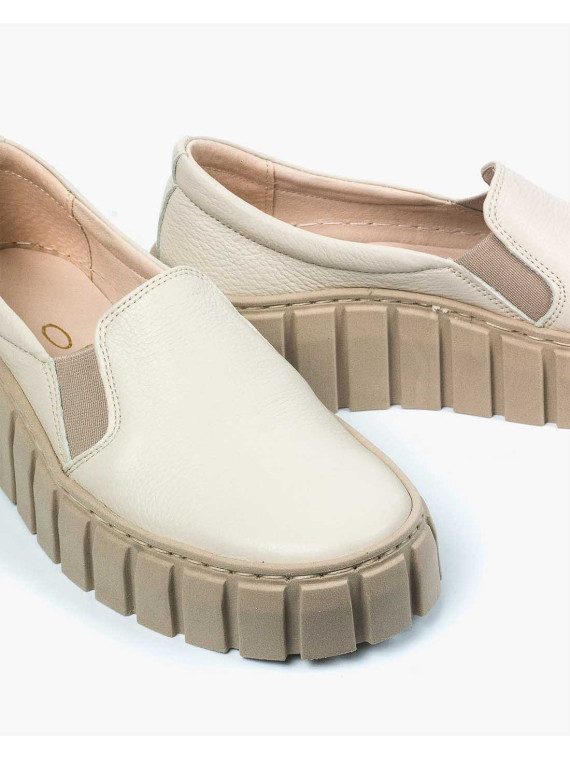 Beżowe półbuty damskie skórzane