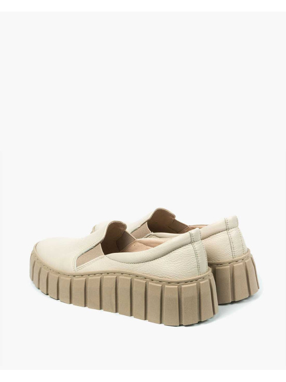 Beżowe półbuty damskie skórzane