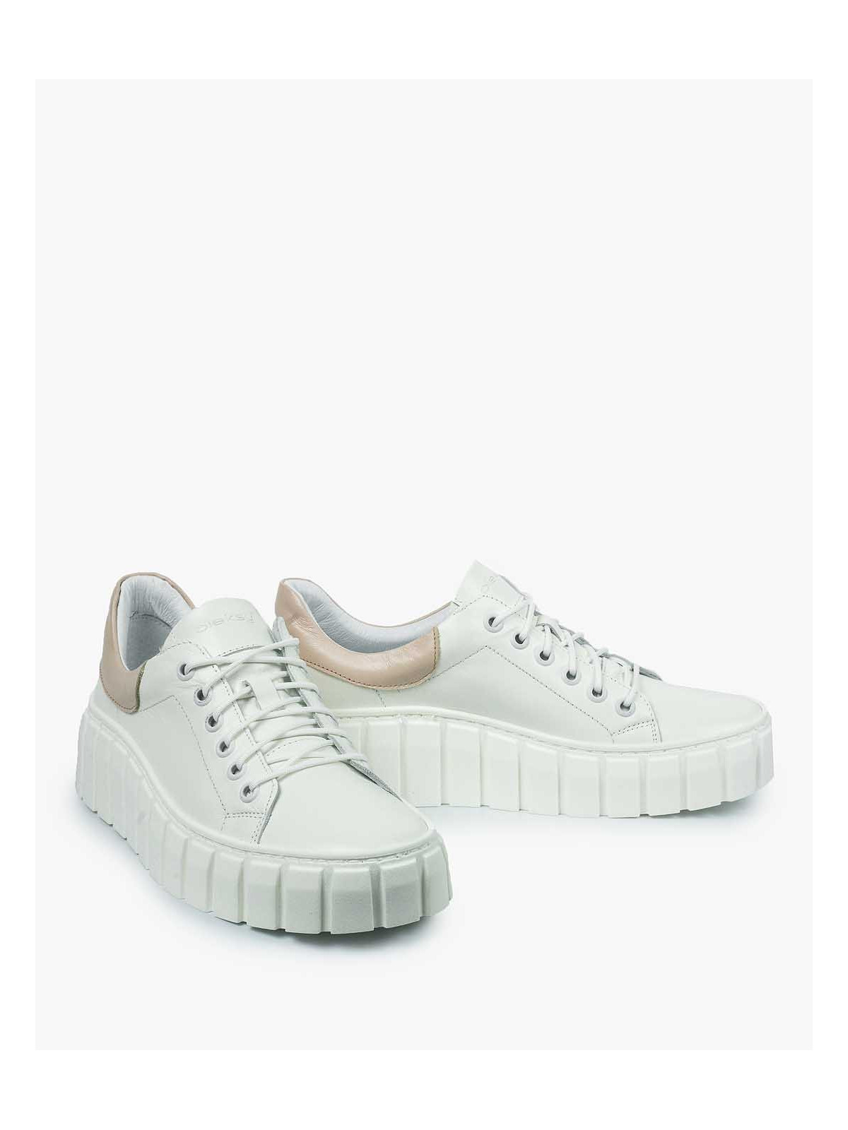 Białe trampki damskie skórzane