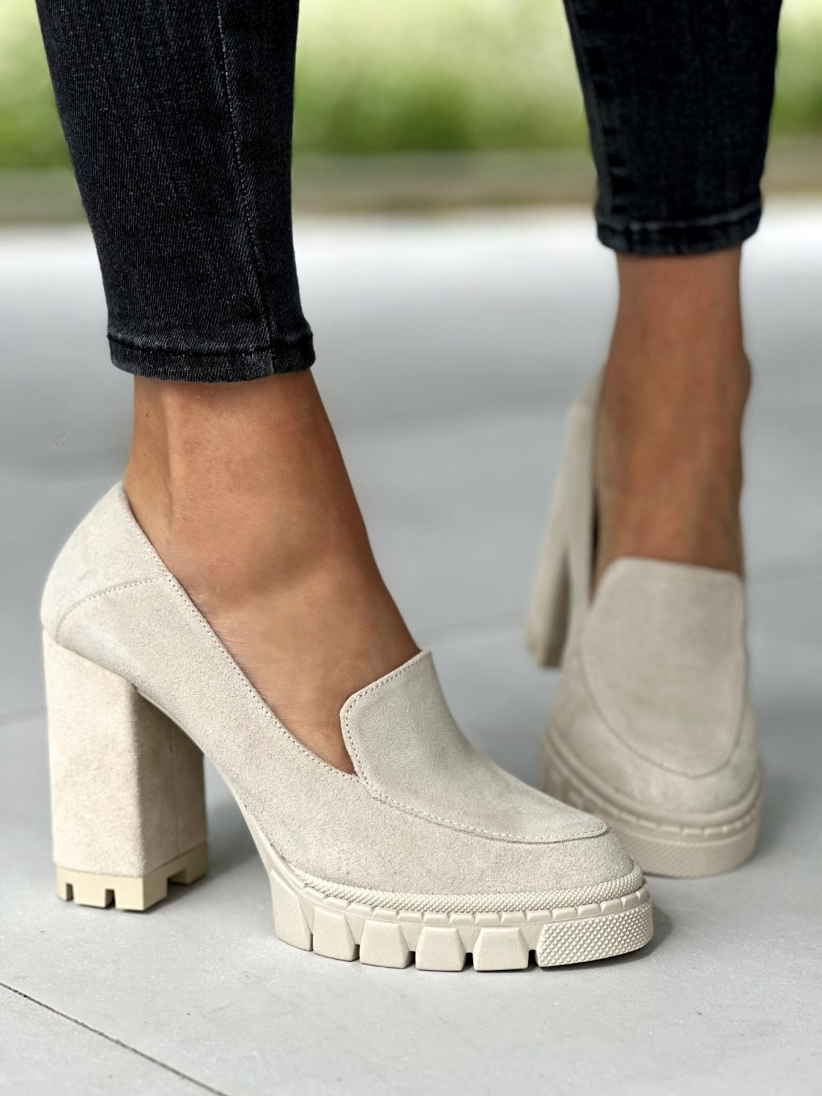 Beżowe półbuty damskie skórzane