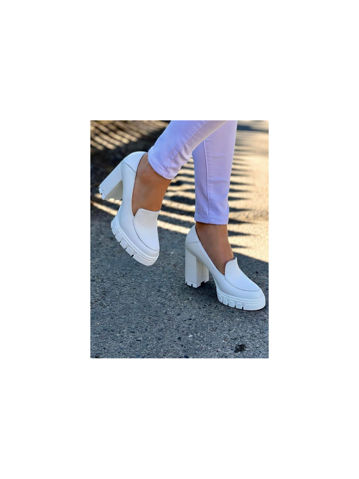 Białe półbuty damskie skórzane