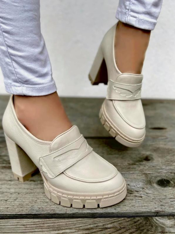 Beżowe półbuty damskie skórzane