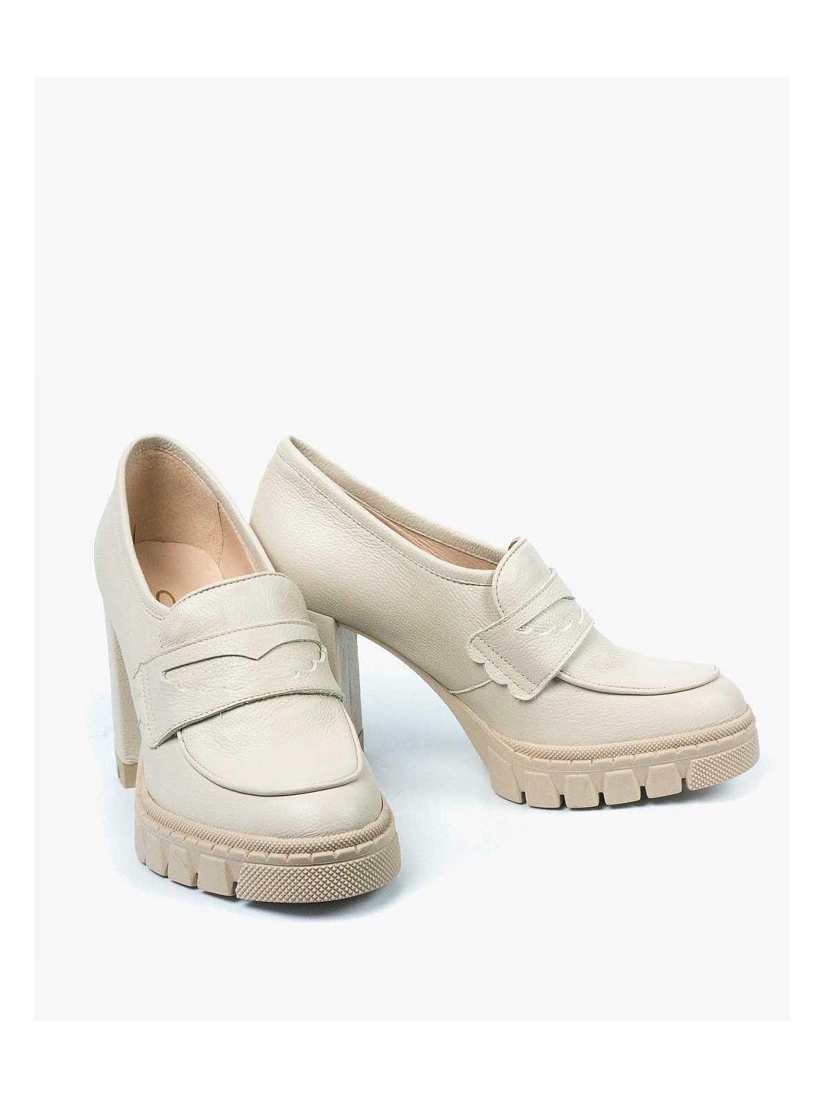 Beżowe półbuty damskie skórzane