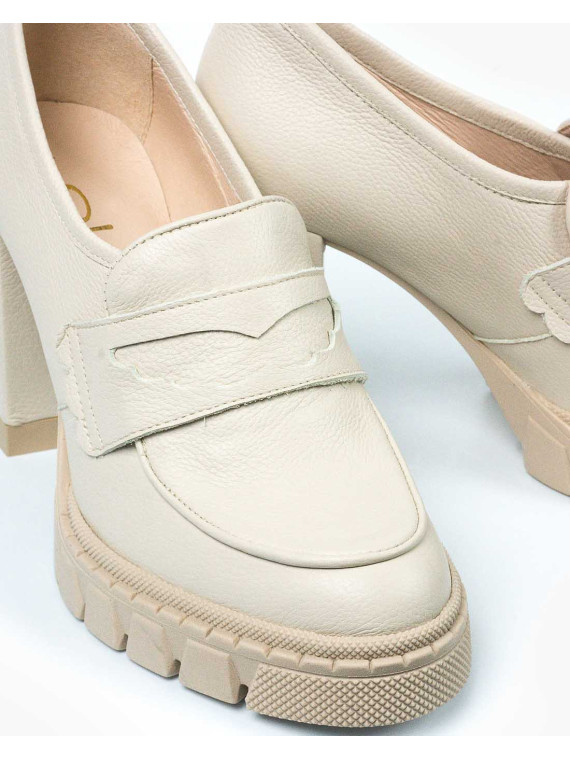 Beżowe półbuty damskie skórzane