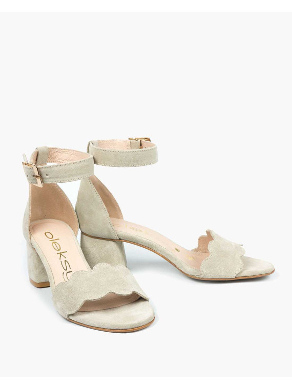 Beżowe sandały damskie skórzane