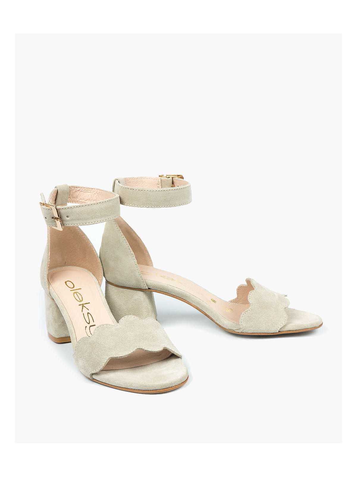 Beżowe sandały damskie skórzane