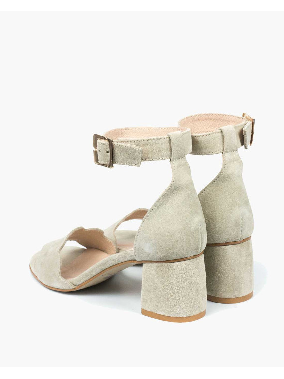 Beżowe sandały damskie skórzane