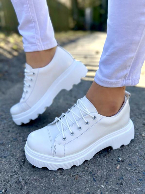 Białe trapery damskie skórzane