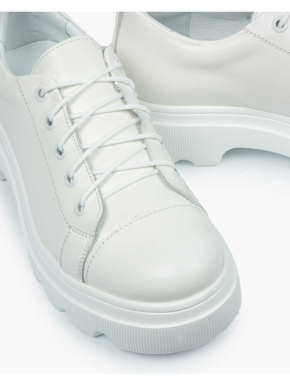 Białe trapery damskie skórzane