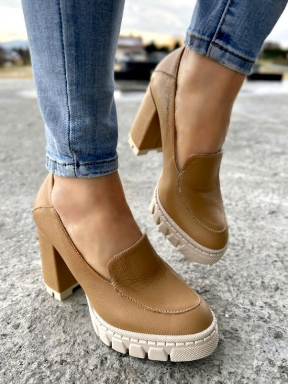 Camelowe półbuty damskie skórzane