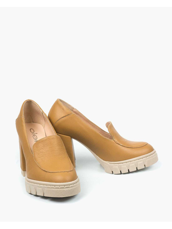 Camelowe półbuty damskie skórzane