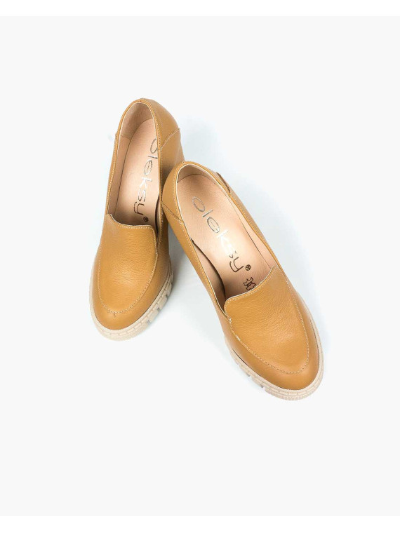 Camelowe półbuty damskie skórzane