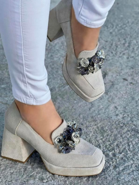 Beżowe półbuty damskie skórzane