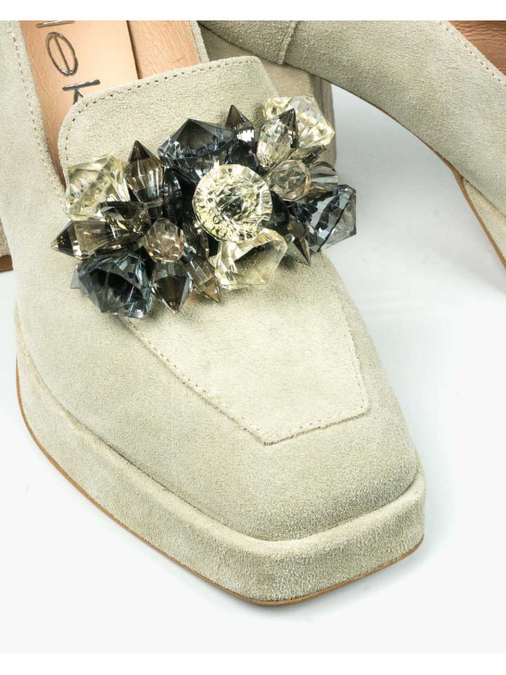 Beżowe półbuty damskie skórzane