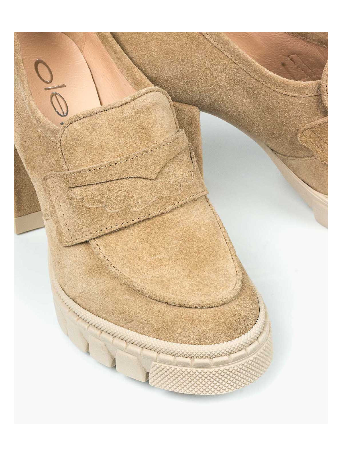 Beżowe półbuty damskie skórzane