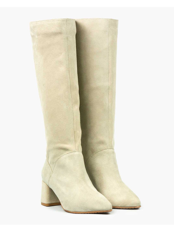 Beżowe kozaki damskie skórzane