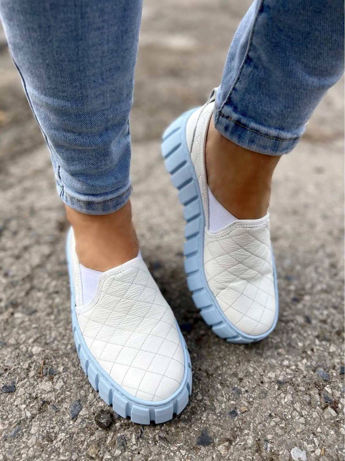 Białe półbuty damskie skórzane