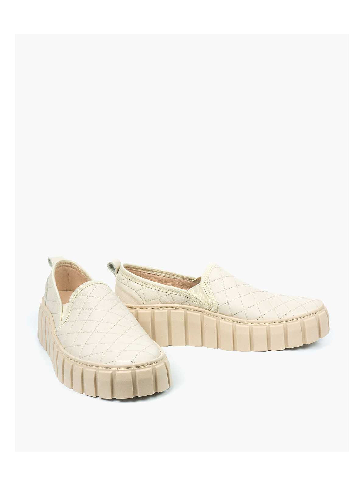 Beżowe półbuty damskie skórzane