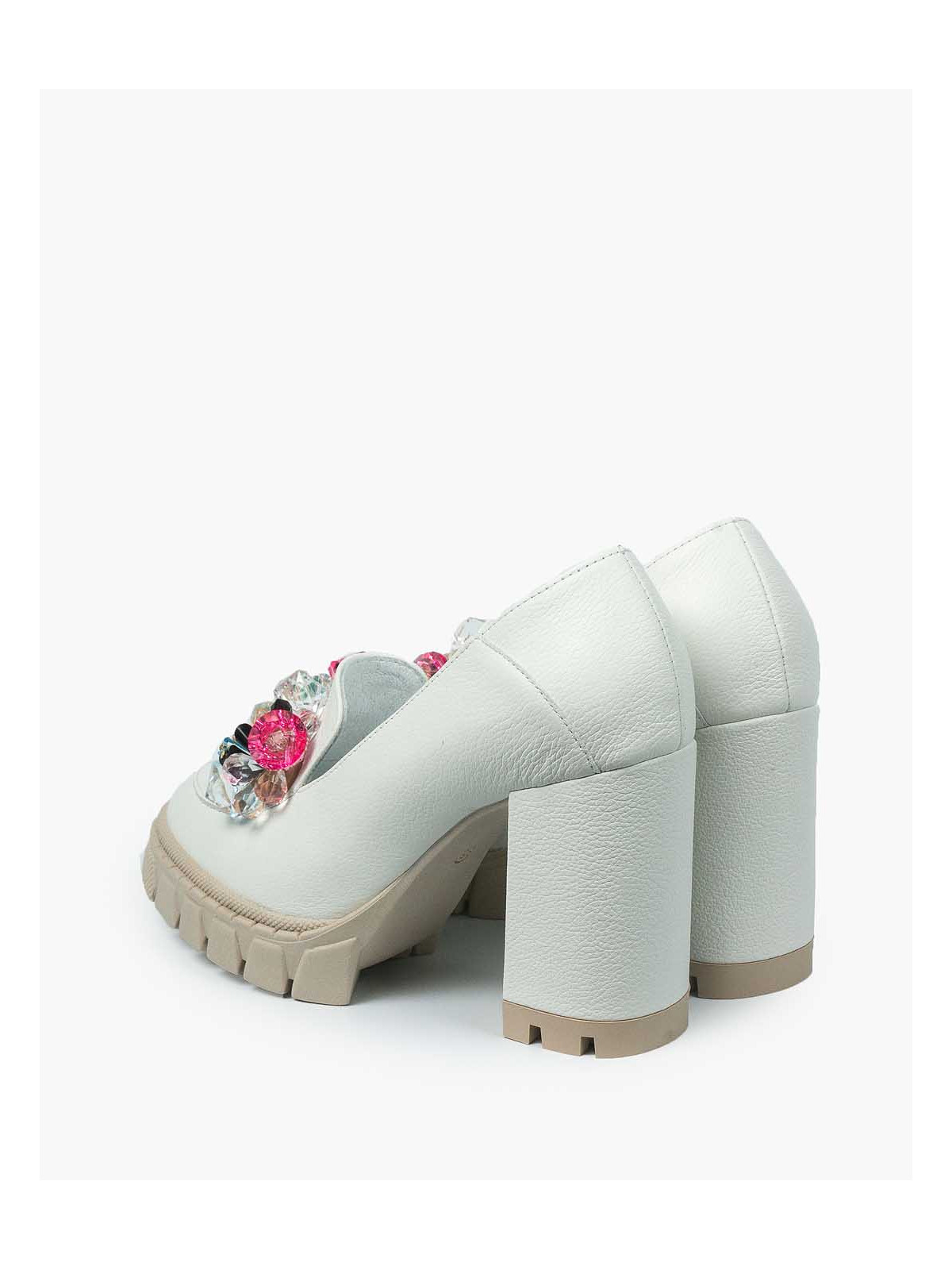 Białe półbuty damskie skórzane