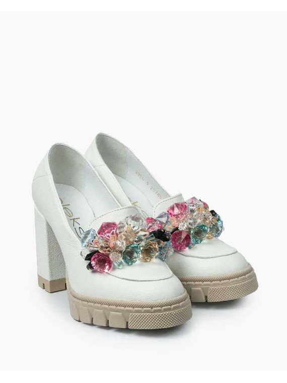 Białe półbuty damskie skórzane