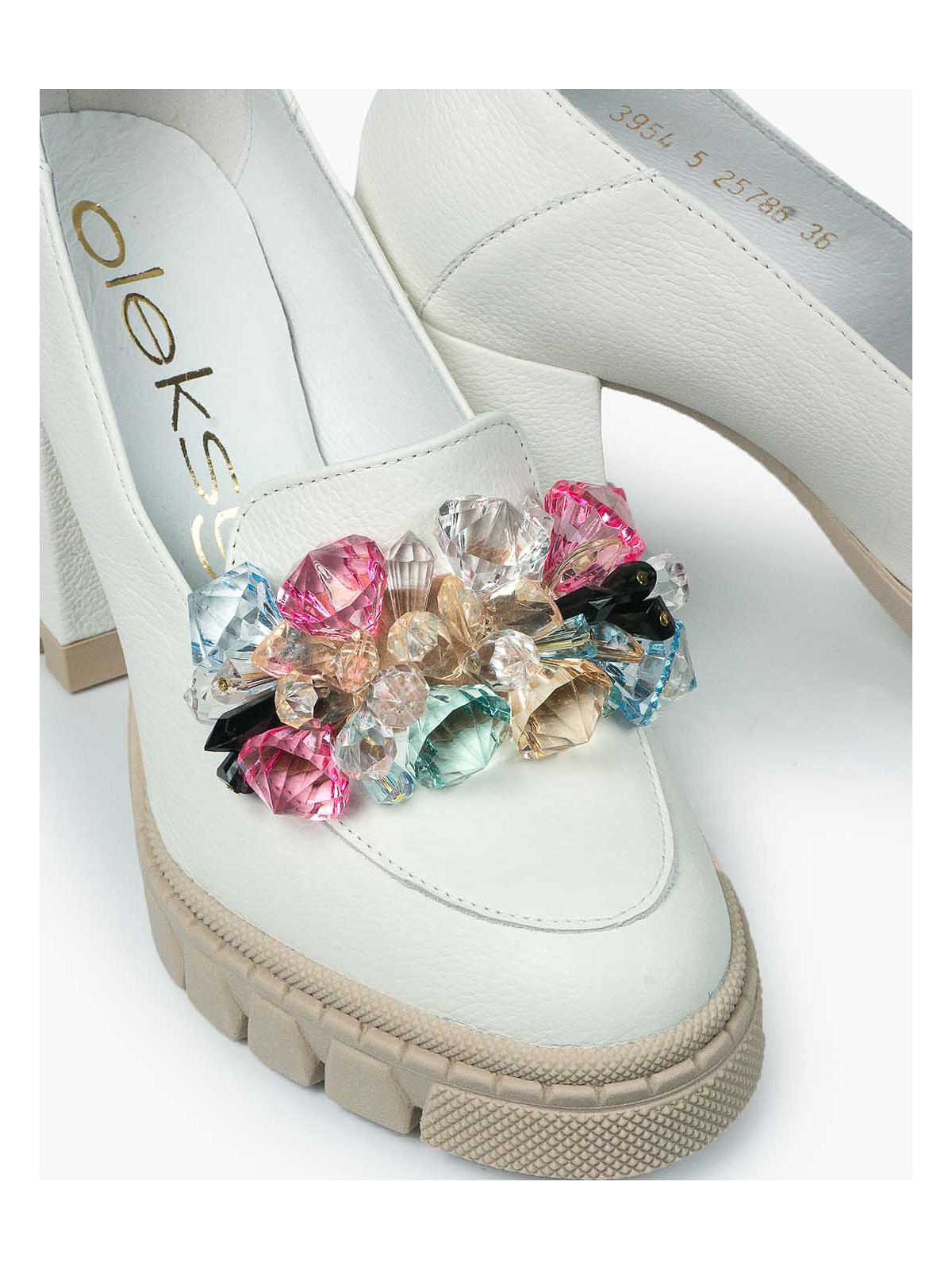 Białe półbuty damskie skórzane