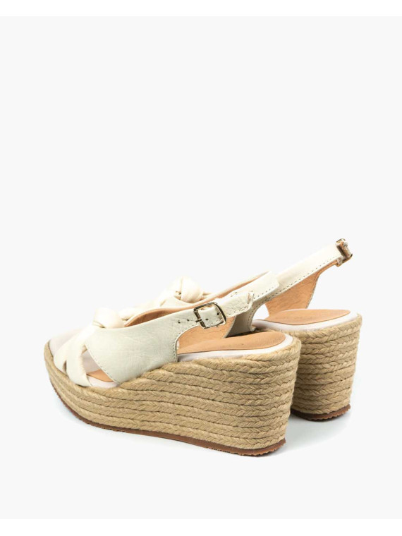 Kremowe sandały damskie skórzane