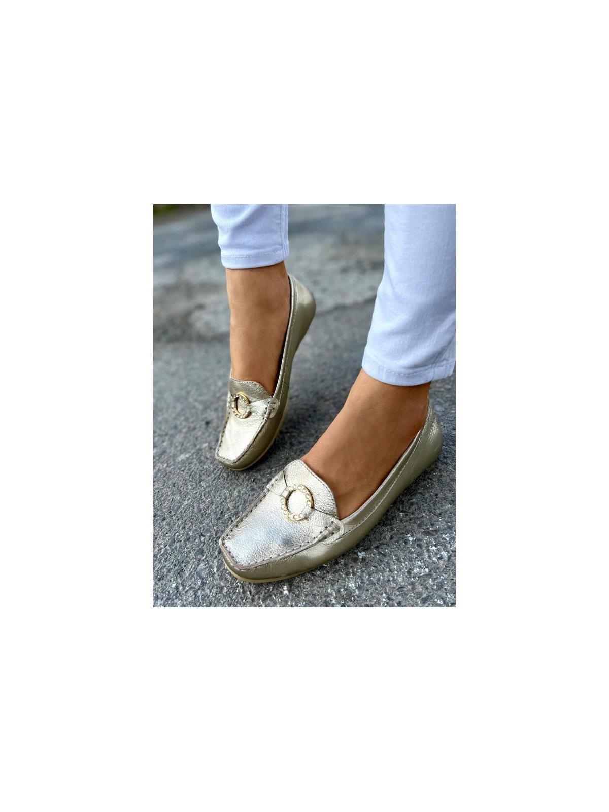 Złote mokasyny damskie skórzane