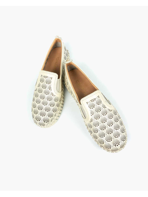 Kremowe półbuty damskie skórzane