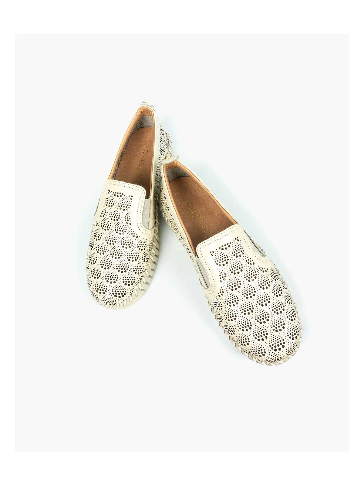 Kremowe półbuty damskie skórzane