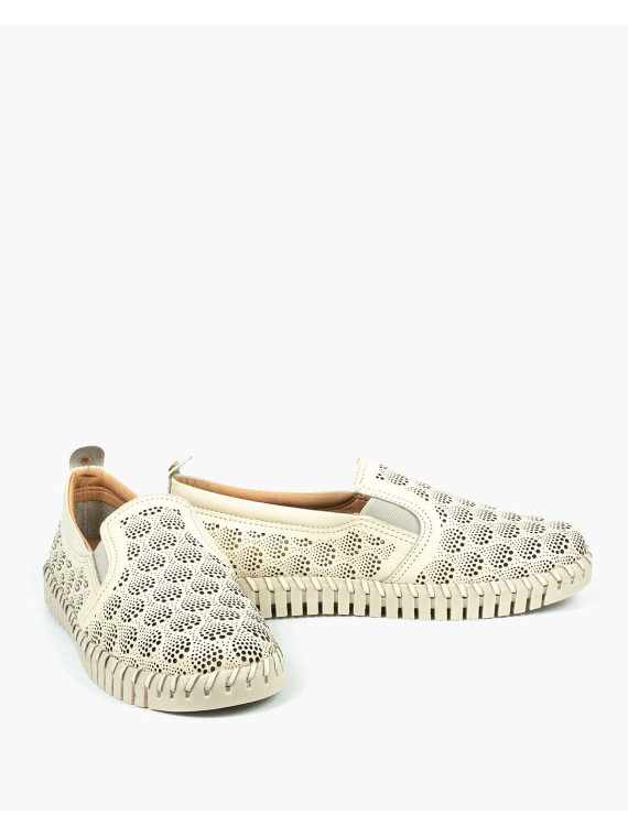 Kremowe półbuty damskie skórzane