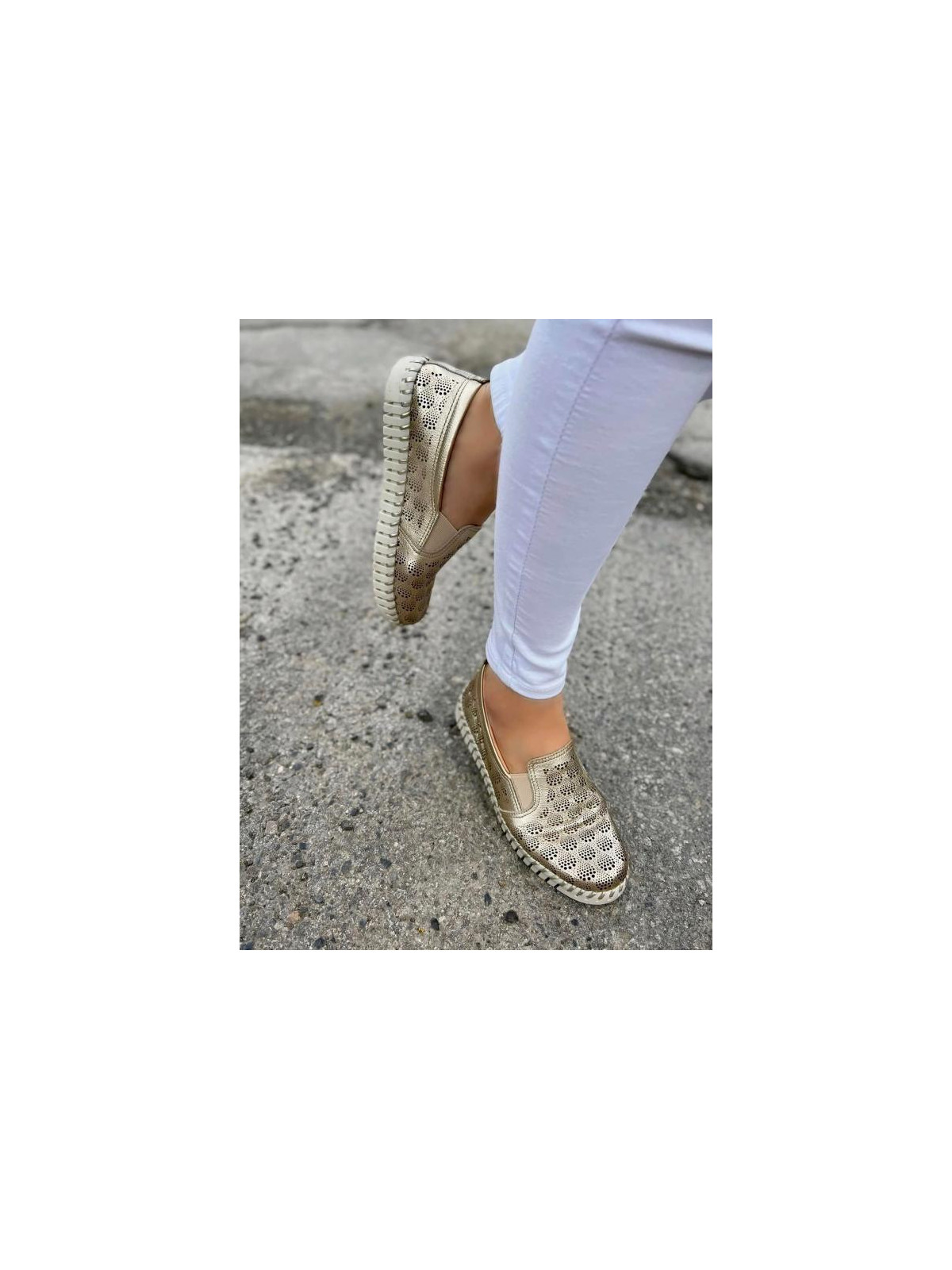 Złote półbuty damskie skórzane