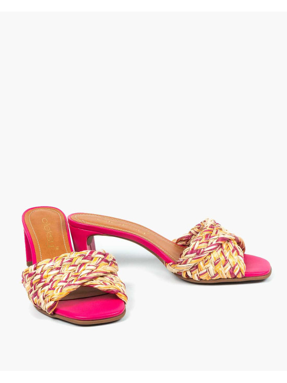 Różowe klapki damskie skórzane