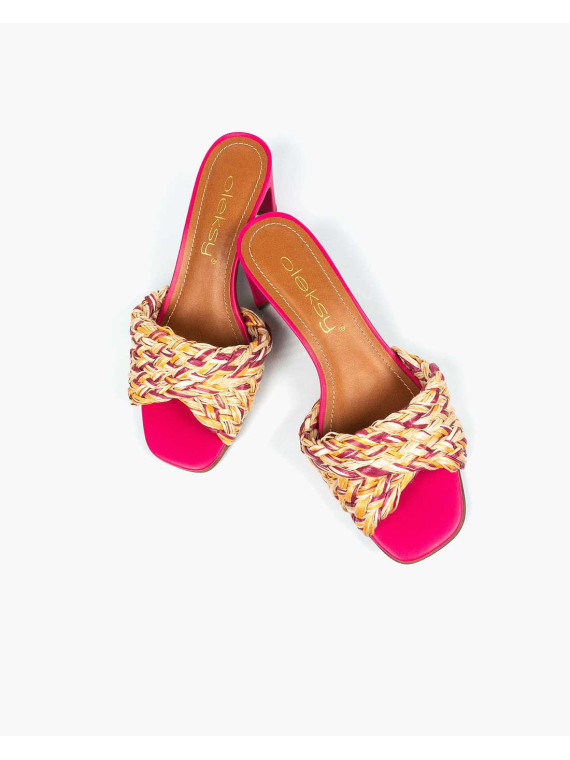 Różowe klapki damskie skórzane