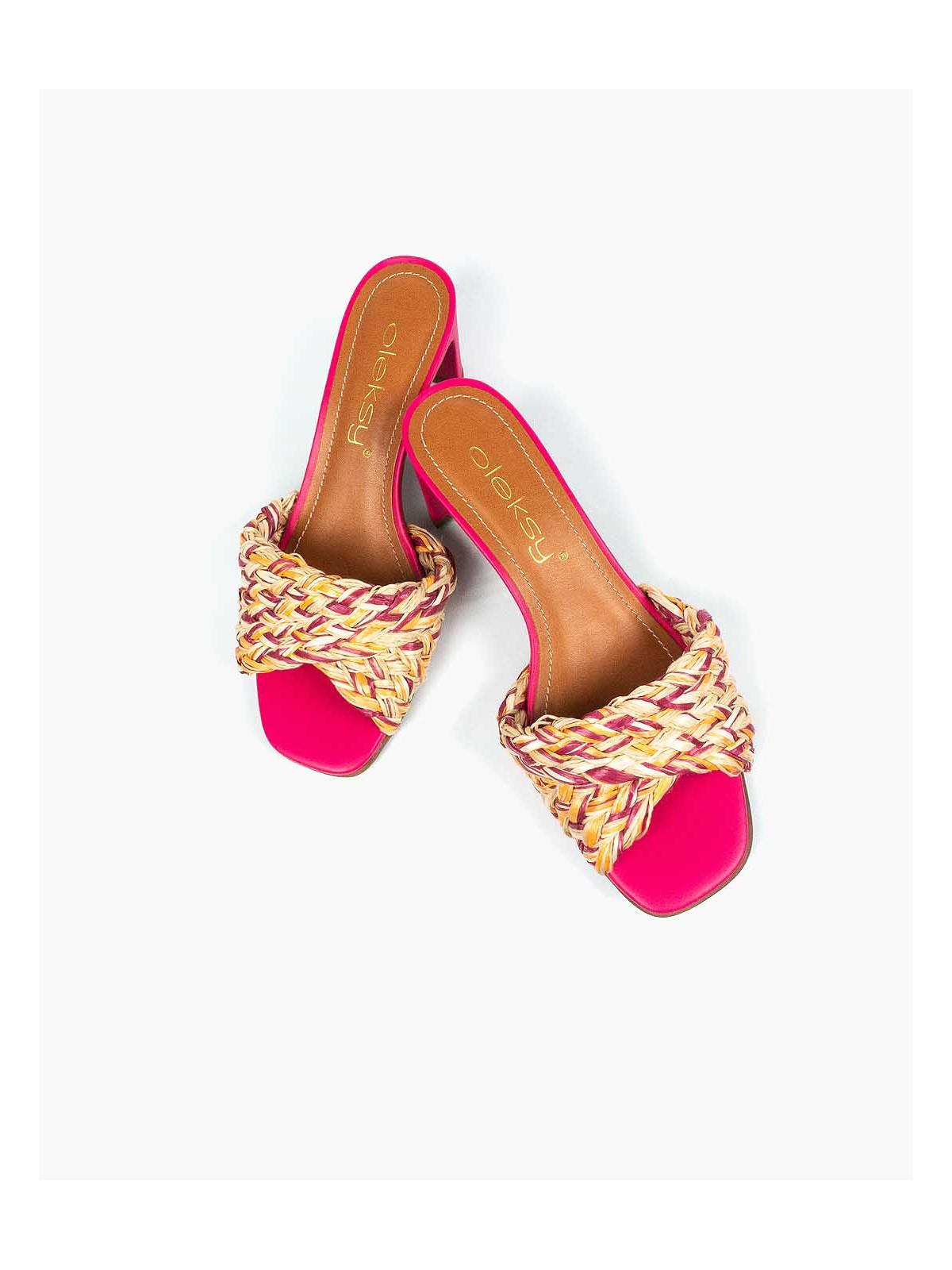 Różowe klapki damskie skórzane