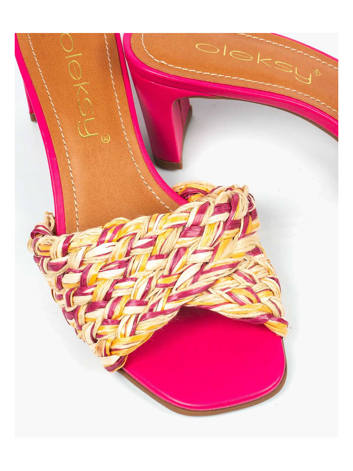 Różowe klapki damskie skórzane