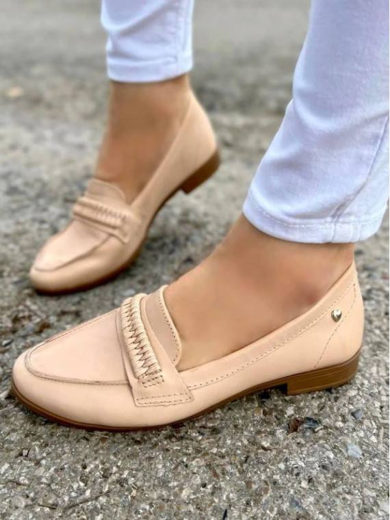 Beżowe mokasyny damskie skórzane