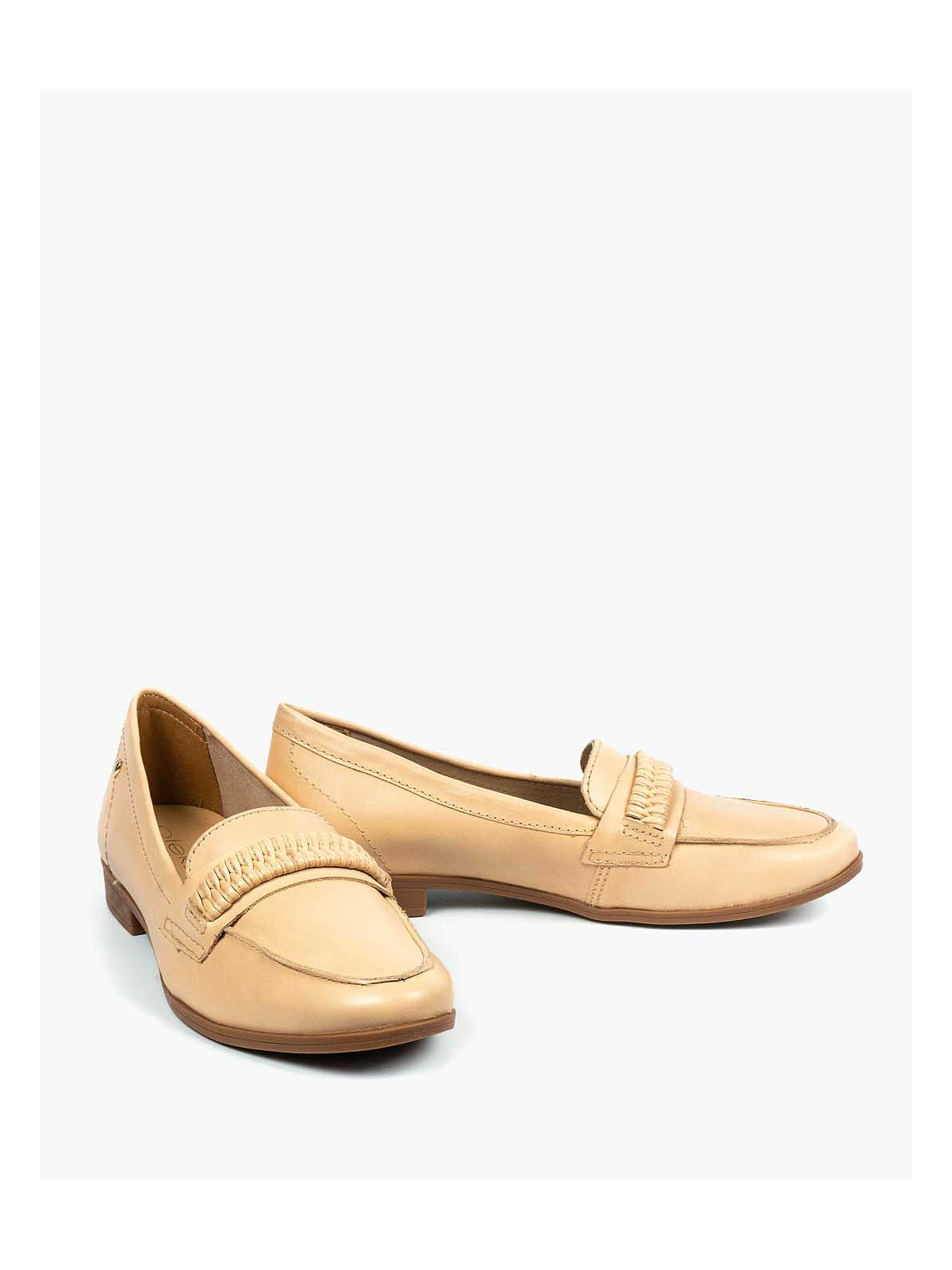 Beżowe mokasyny damskie skórzane