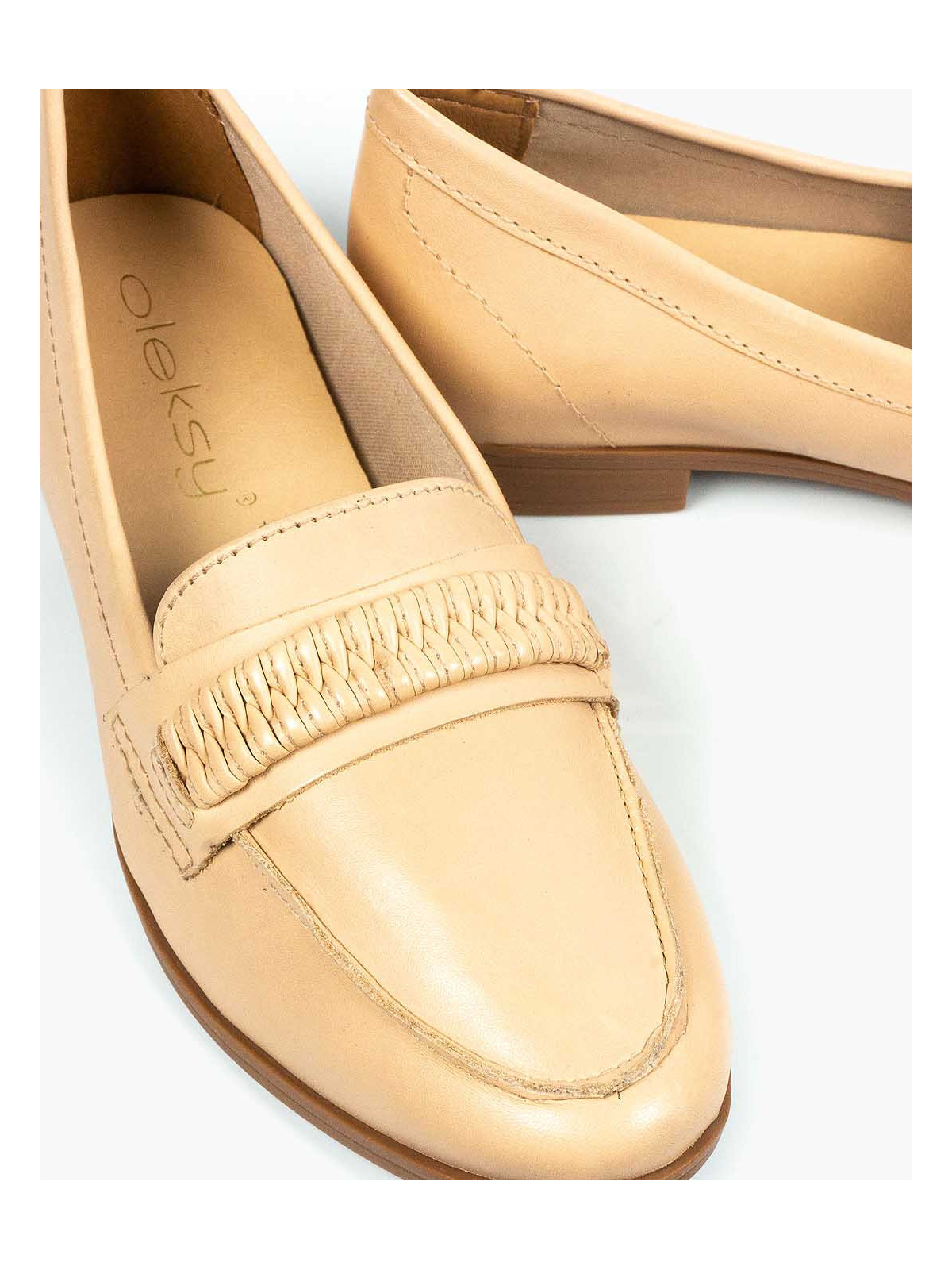 Beżowe mokasyny damskie skórzane