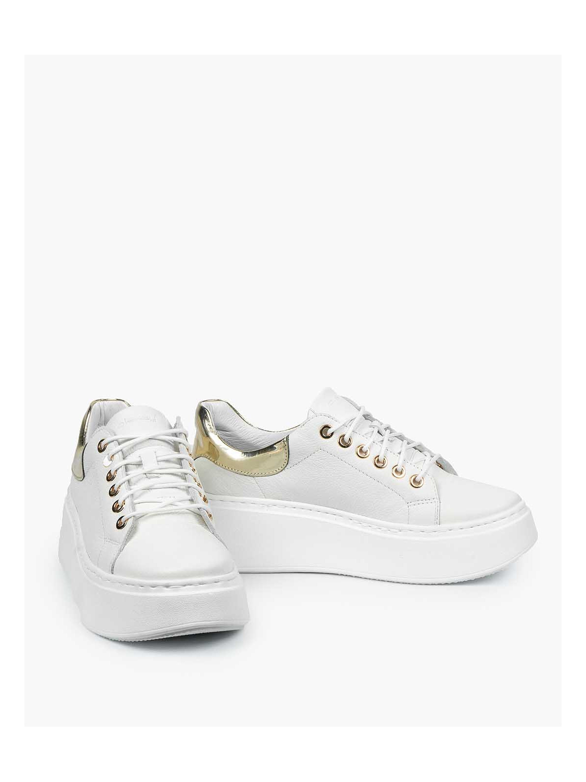 Białe trampki damskie skórzane